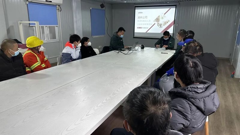 揭秘管理培训公司排名背后的真相：价格与价值的平衡