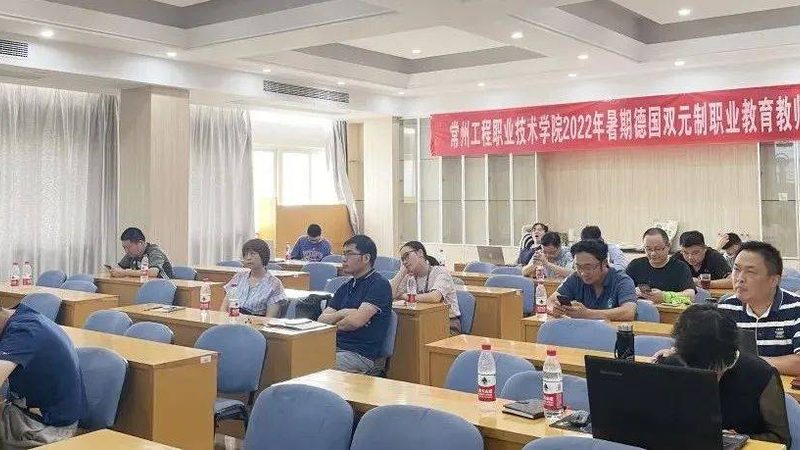 成人学历证报考，如何选择靠谱机构？**